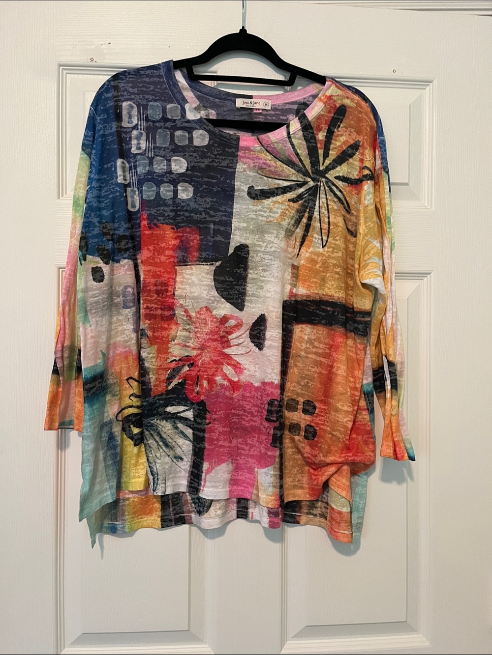 Jess & Jane Multicolor Abstract Long Sleeve Tee